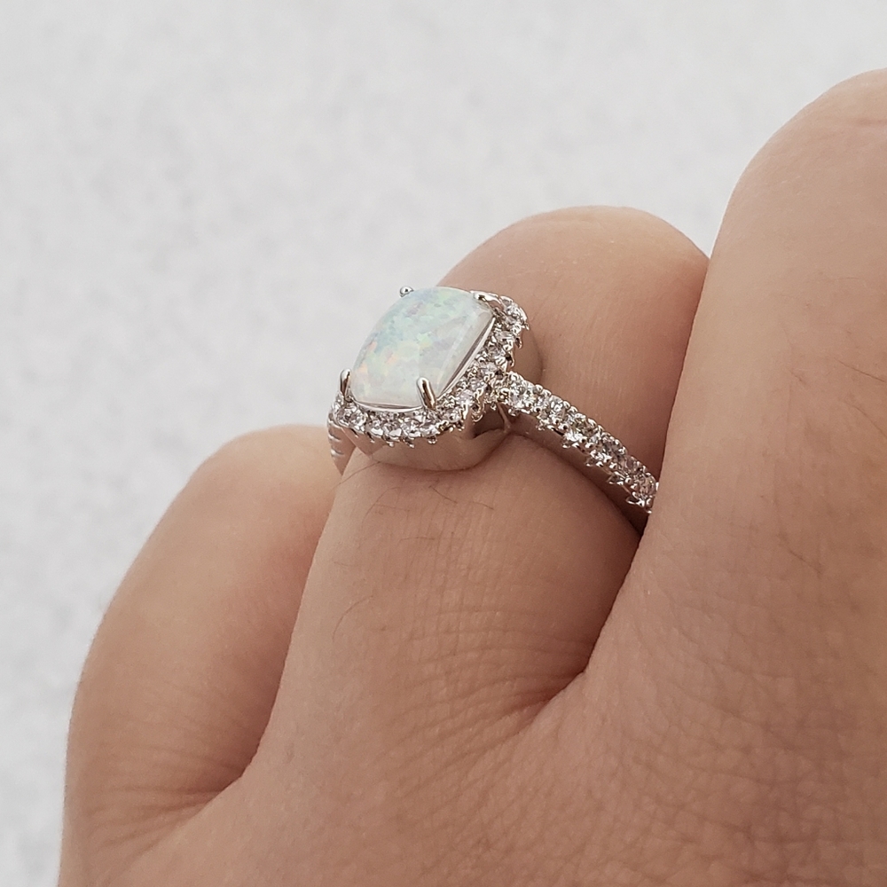 18k White Opal Ring - Picture 8 of 8